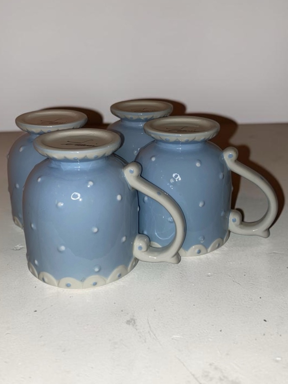 VALERIE PFEIFFER Set of 4 Pedestal Mugs Polka Dot Scalloped Edges LT Blue White - Picture 6 of 6
